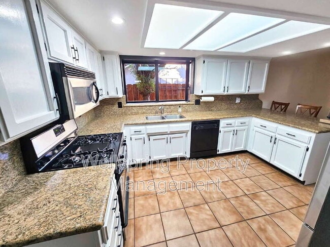 Foto del edificio - 413 Mt Rainier Pl