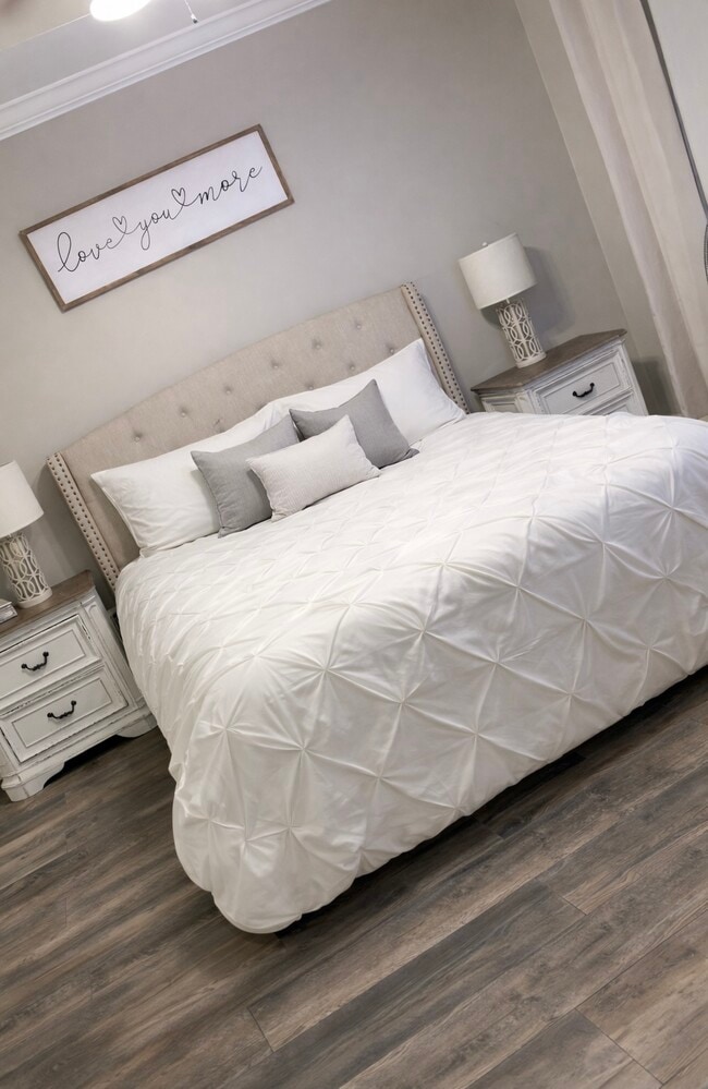 Foto del edificio - 16027 Belle Brittany Ave