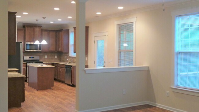 Foto del edificio - ~~ Charming 4 Bedroom in Logan Ridge Subdivision ~~