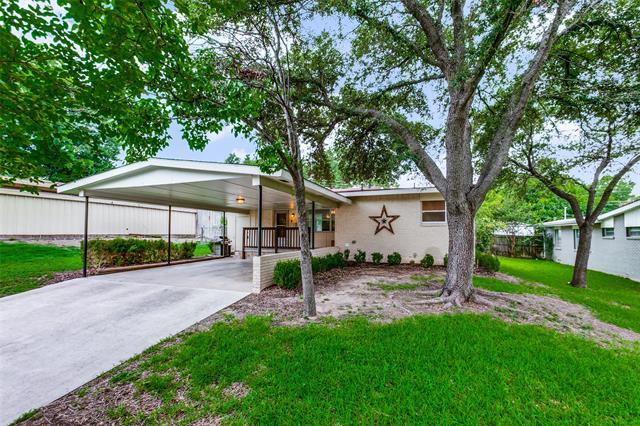 Foto principal - 2130 Forest Oaks Dr