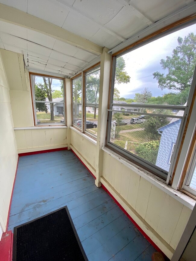 Building Photo - 1412 Winnebago St