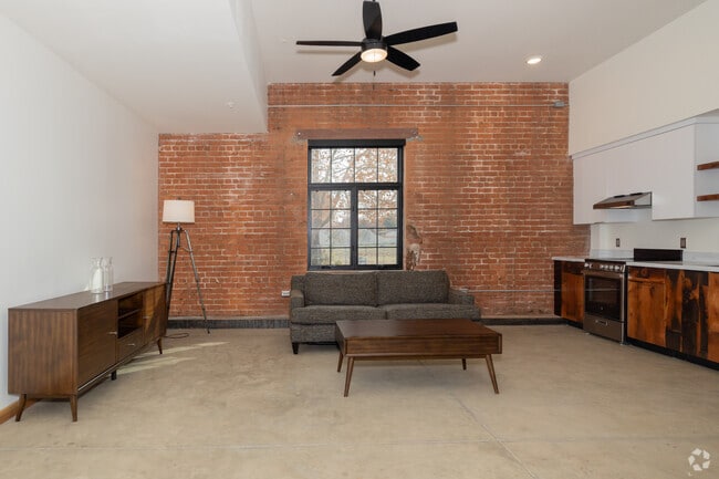 Studio C - 420SF - Market Club at The Mill