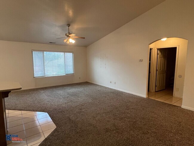 Foto del edificio - Single Family Home in Ironwood