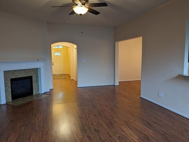 Building Photo - 18710 Cypress Lake Village Dr