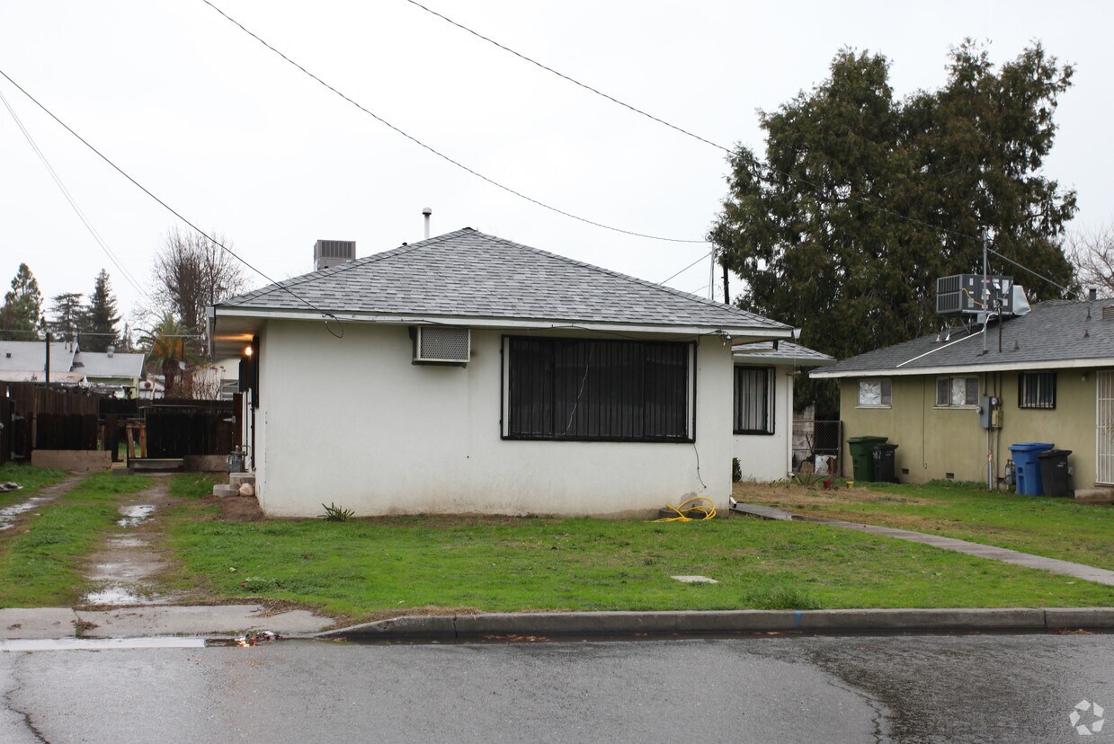 Building Photo - 693 W Olive St