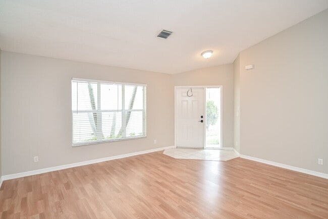 Foto del edificio - 23333 Sunview Way