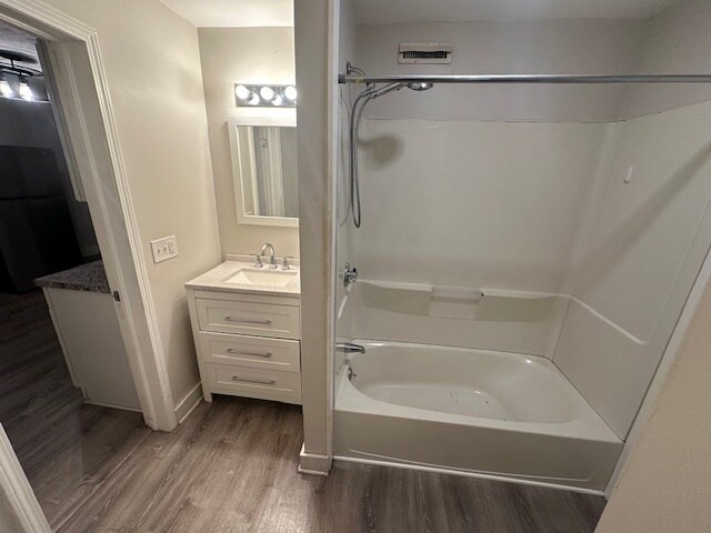 Foto del edificio - 16 Bradley St