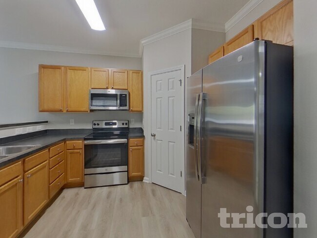 Foto del edificio - 369 Drooping Leaf Rd