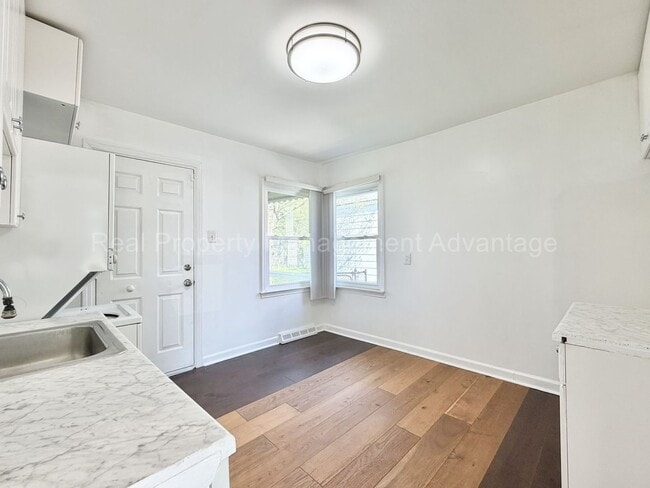 Foto del edificio - Meticulously Maintained 2 Bedroom Ranch with Large Backyard!
