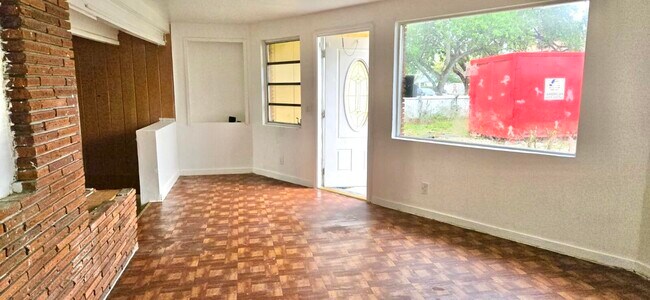 Foto del edificio - 2325 Johnson St