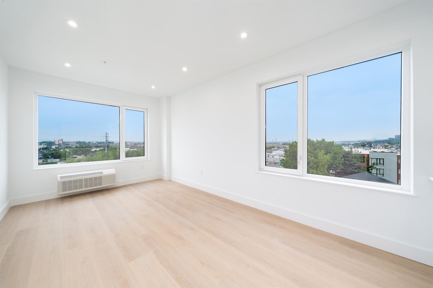 Photo - 3309 Liberty Avenue Unit 401