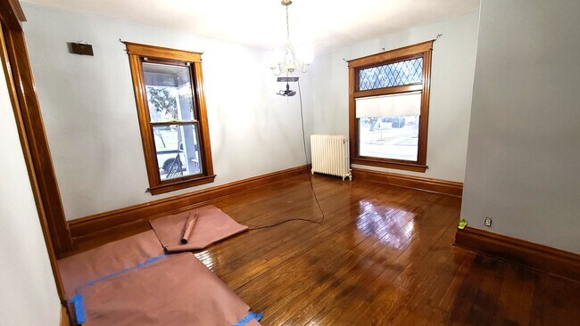 Foto del edificio - 404 Gillett Ave