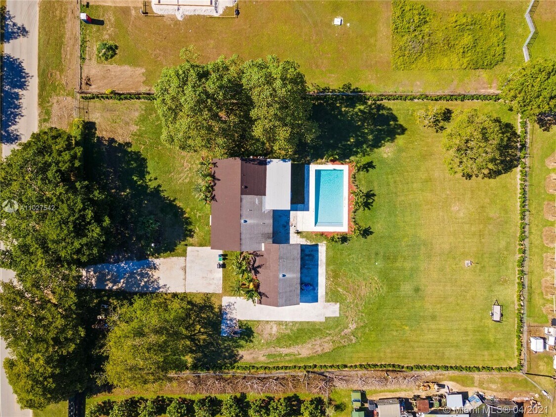 Primary Photo - 21411 SW 248th St