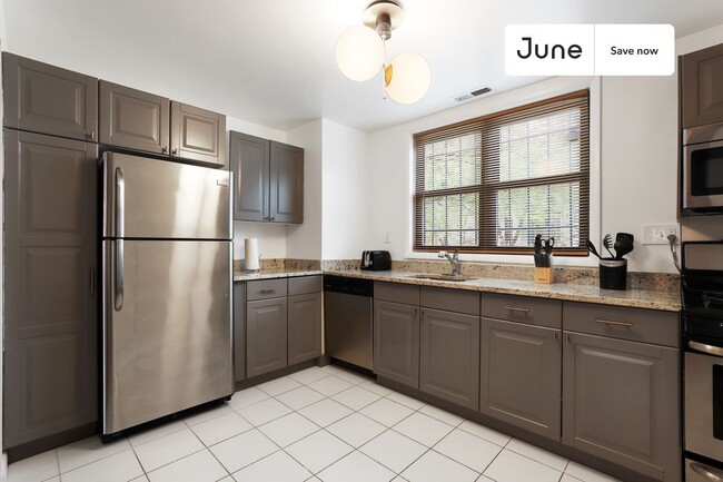 Building Photo - 1242 11th St NW