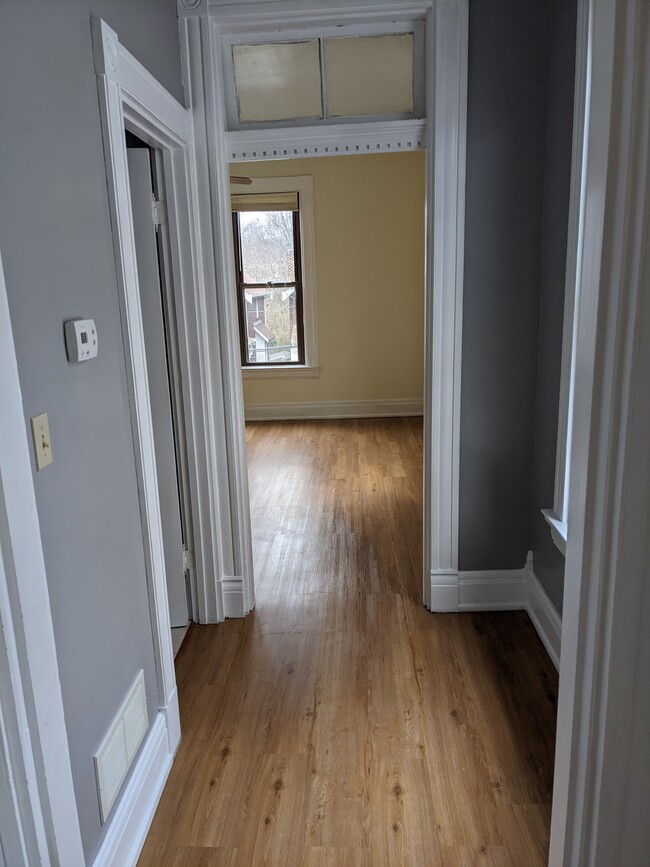 Building Photo - 10 Sterrett Ave