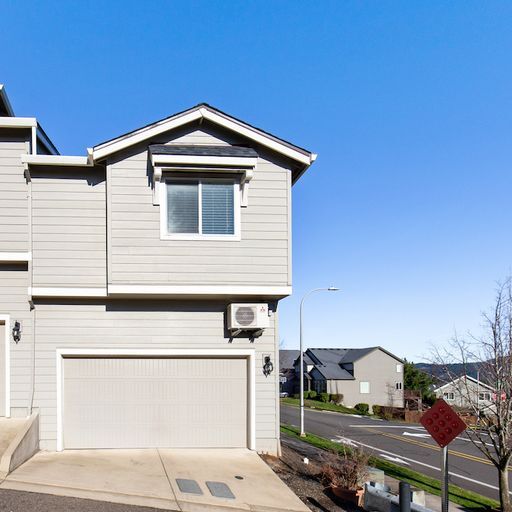 15784 SE Misty Dr, Happy Valley, OR 97086 Townhome Rentals in Happy