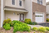 Primary Photo - 3 bed/2 1/2 Bath. Pet Friendly, Pool,