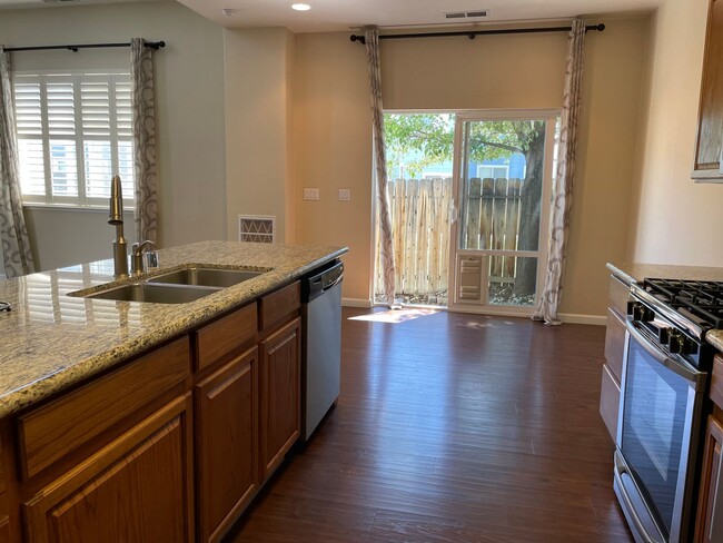 Foto del edificio - 2 Bedroom / 2.5 Bathroom Reno Home