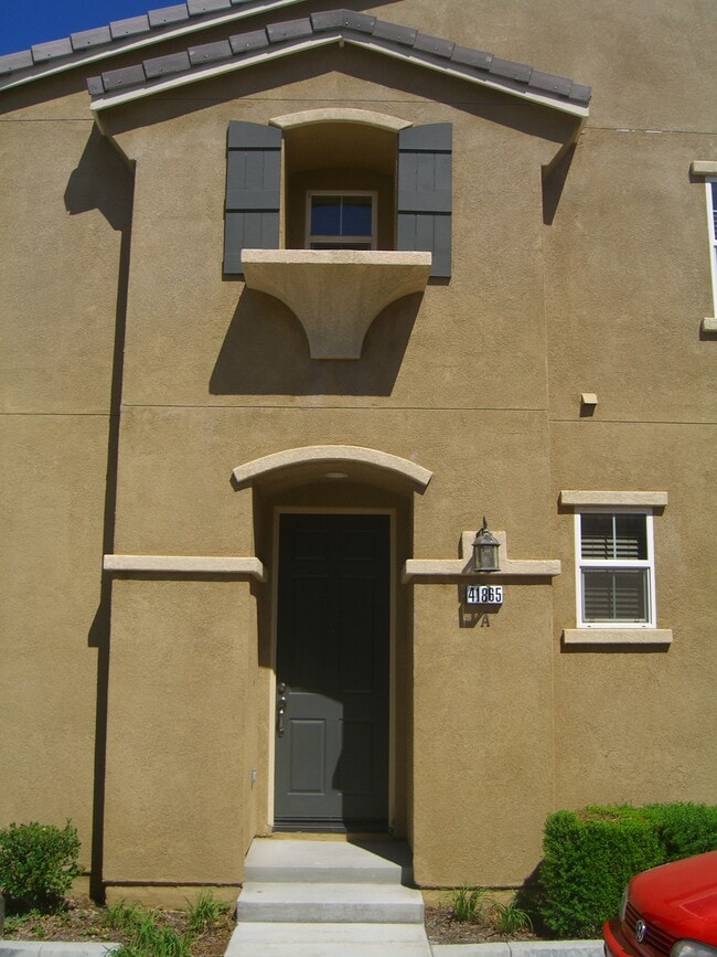 Building Photo - 41865 Davenport Way