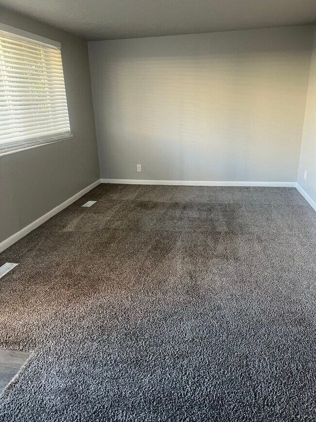 Foto del edificio - Renovated Two-Bedroom Apartment!