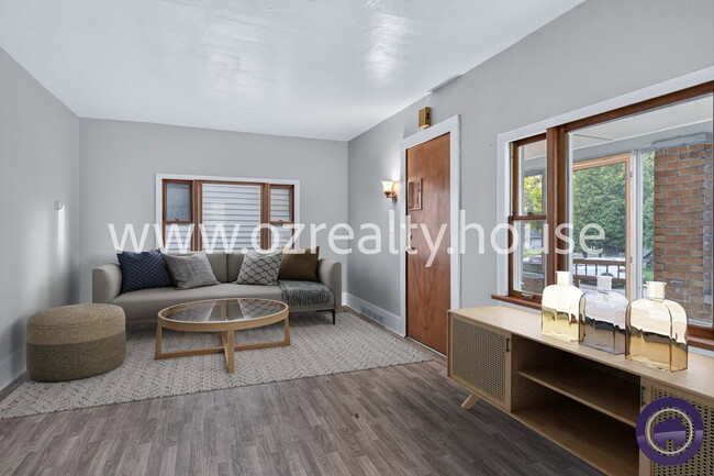 Foto del edificio - 1019 Coventry Ave