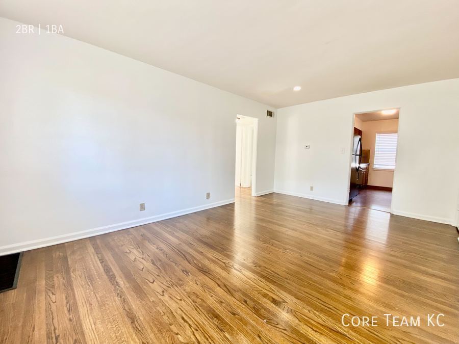 Primary Photo - Spacious 2 Bedroom For Rent