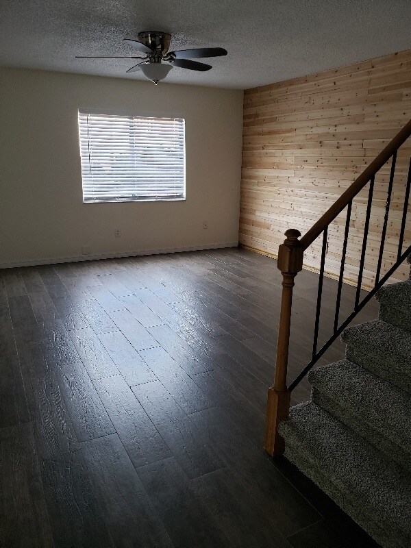 Foto del edificio - 2087 Oak Meadow Cir