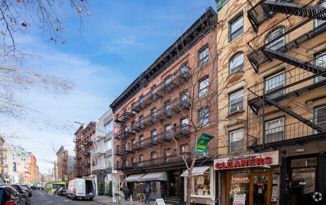 Building Photo - 234 Mulberry St