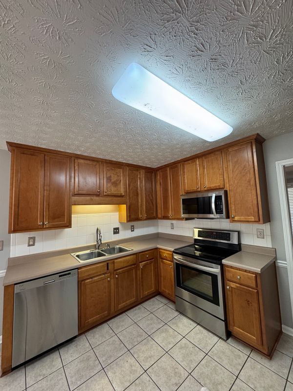 Building Photo - 2262 Grassy Springs Ct