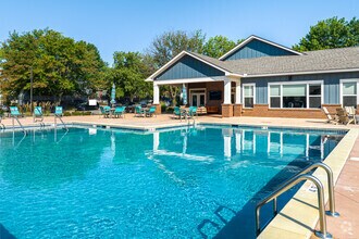 Building Photo - Barrington Park Townhomes