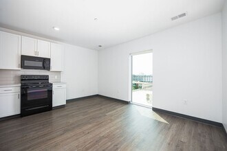 Interior Photo - Vera on Broad
