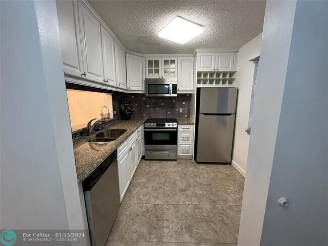 Building Photo - 2337 NW 89th Dr