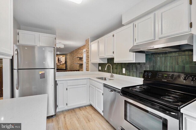 Foto del edificio - 2137 Whisper Way