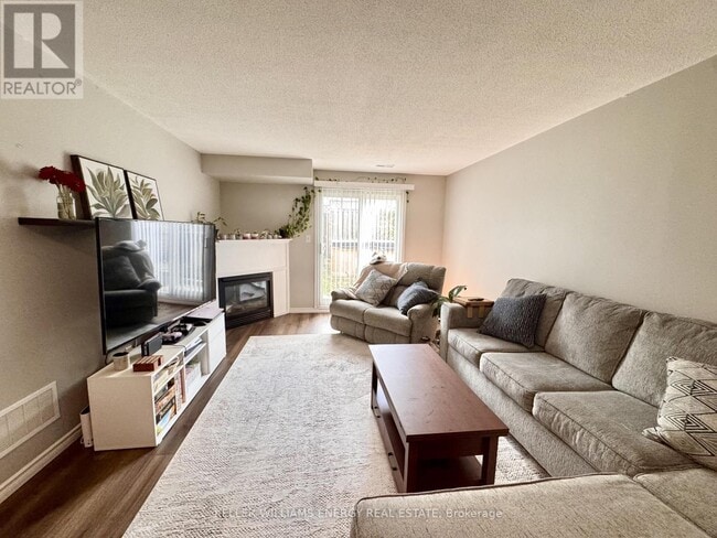 Building Photo - 35 Champine Square