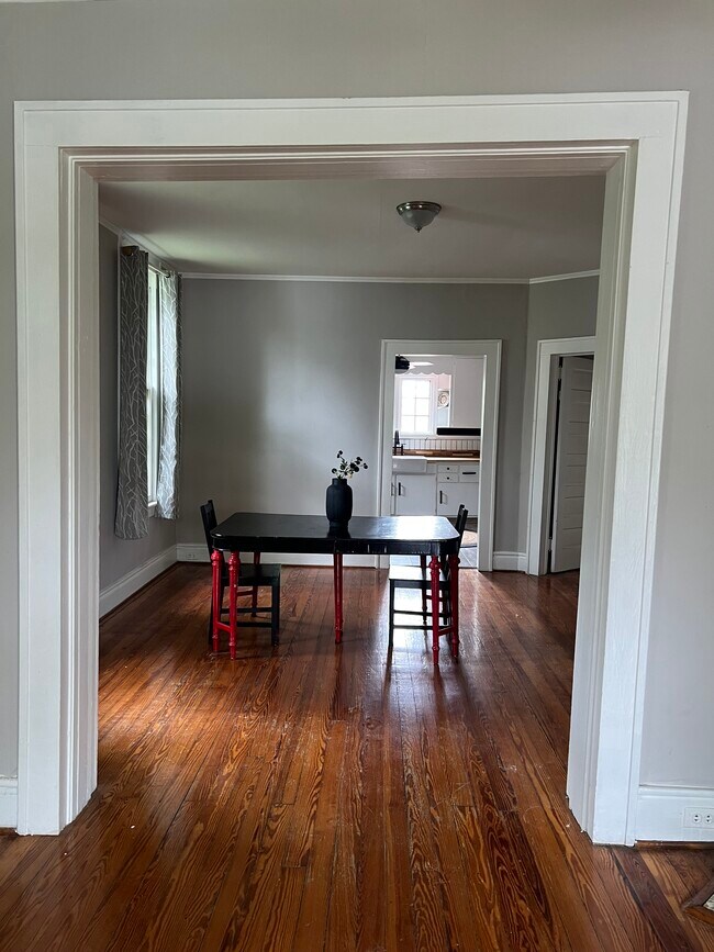 Foto del edificio - 1326 Wingfield St