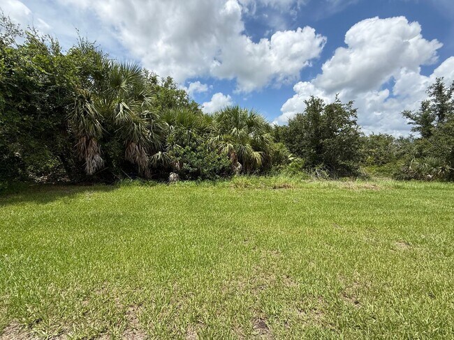 Building Photo - Duplex Unit For Rent In Port Charlotte