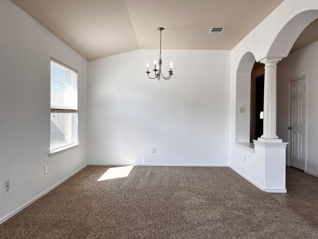 Foto del edificio - Available NOW!!!! This charming 1 story, 4...