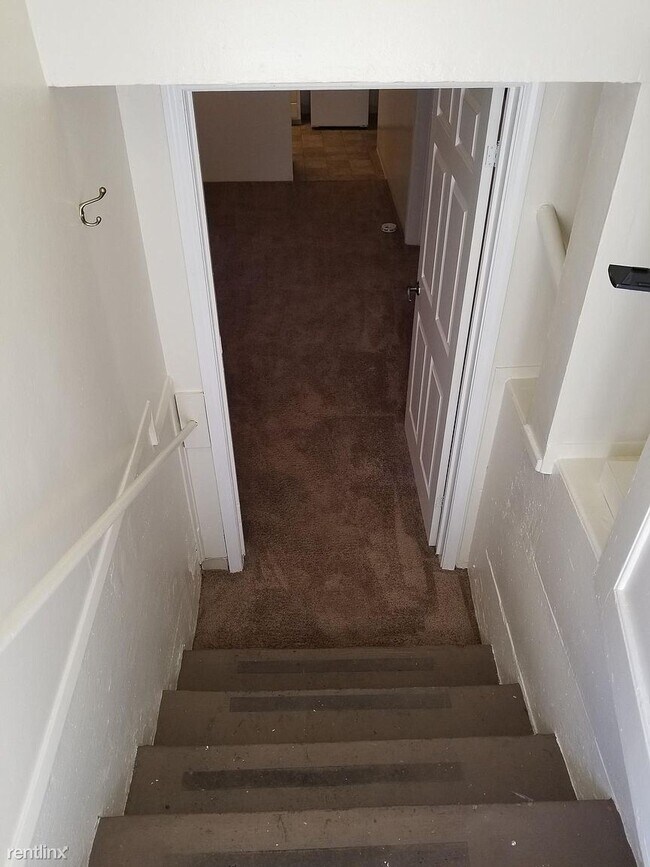 Foto del edificio - 1 br, 1 bath House - 278 N 10th St