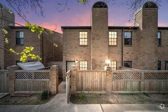 Building Photo - 9850 Pagewood Ln