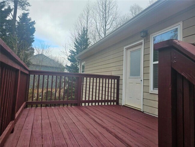 Foto del edificio - 715 Brickwood Ln
