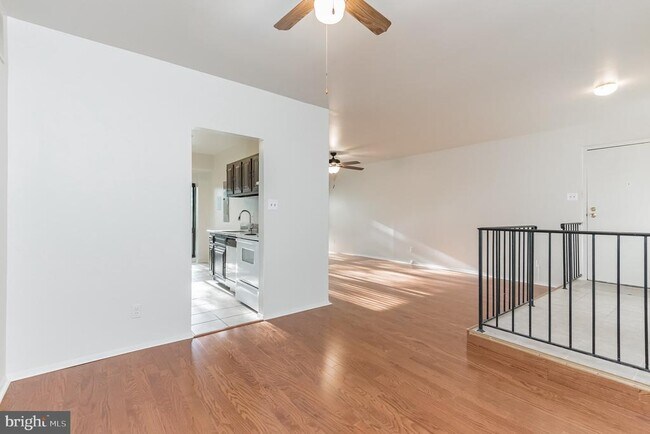 Building Photo - 12700 Veirs Mill Rd