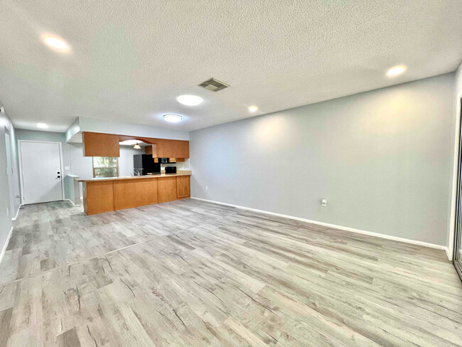 Building Photo - 2140 Corbin Pl