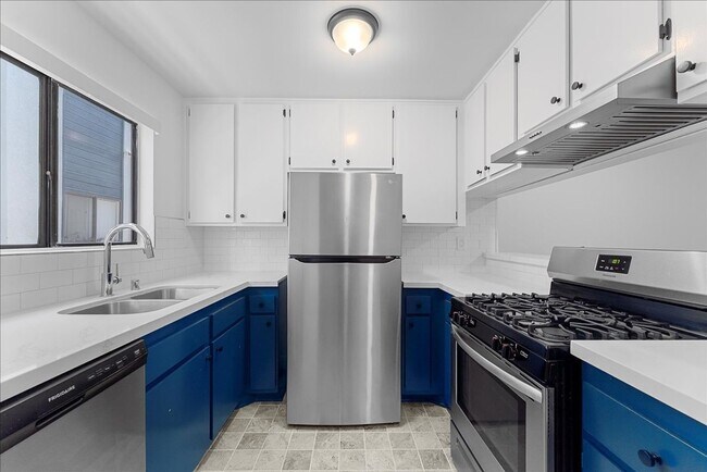 Foto del edificio - 448 W Windsor Rd