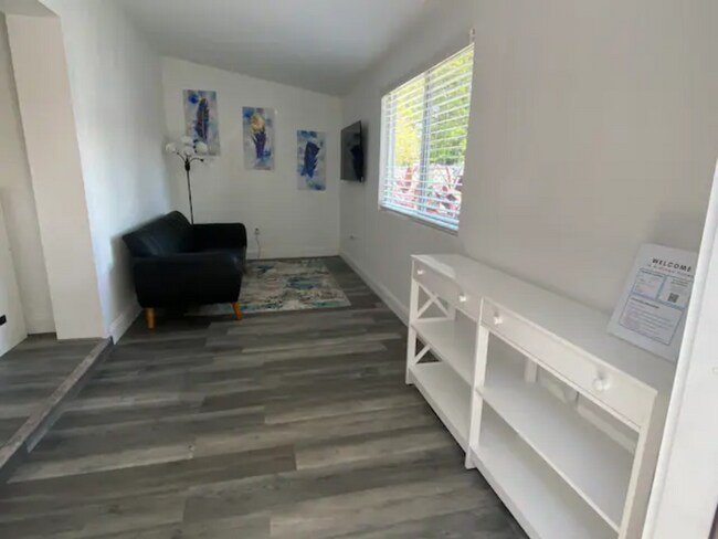 Foto del edificio - 111 NW 68th St