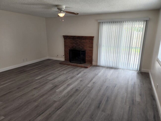 Fireplace in living room - 44325 Downsview Rd