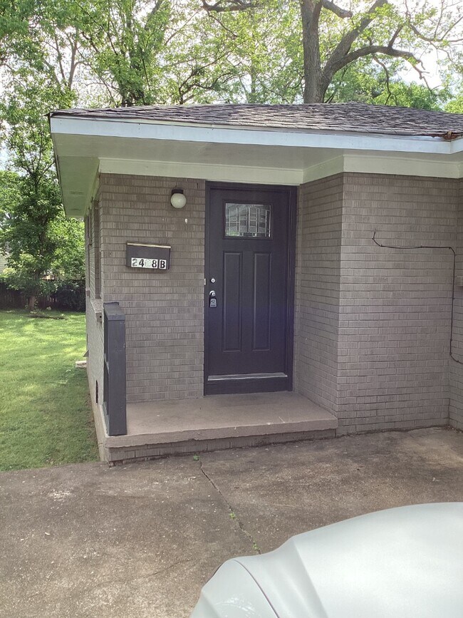 Building Photo - 2408-B Whitesburg Drive - 67