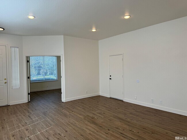 Building Photo - 10050 Zephyr Heights Dr