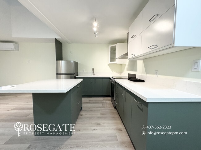 Building Photo - 1-Bedroom Apartment on Lake Shore Blvd W | Water, Gas & Hot Water Included