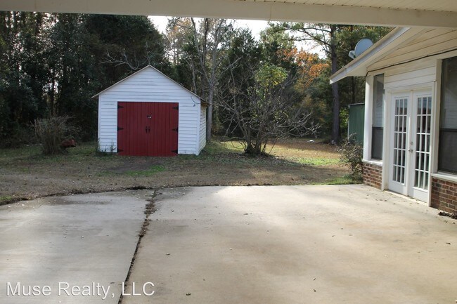 Foto del edificio - 3 br, 1.5 bath House - 2845 Blaney Road