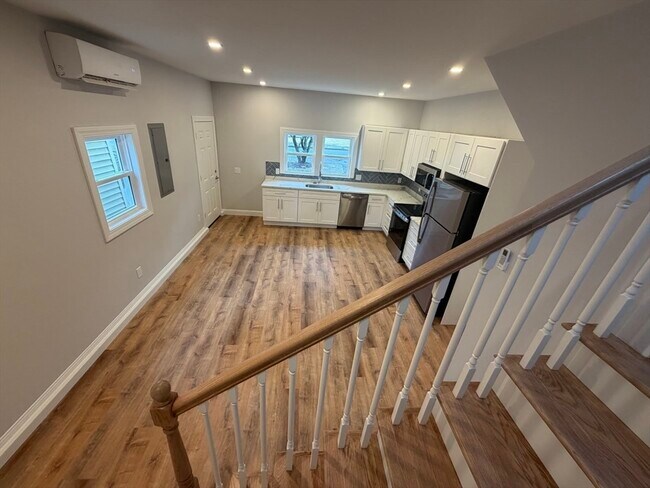 Foto del edificio - 51 Whittier Rd